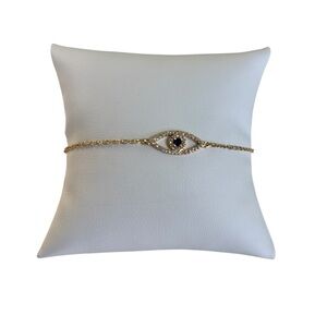 14kt Gold Plated Delicate Looking Evil Eye Bracelet.